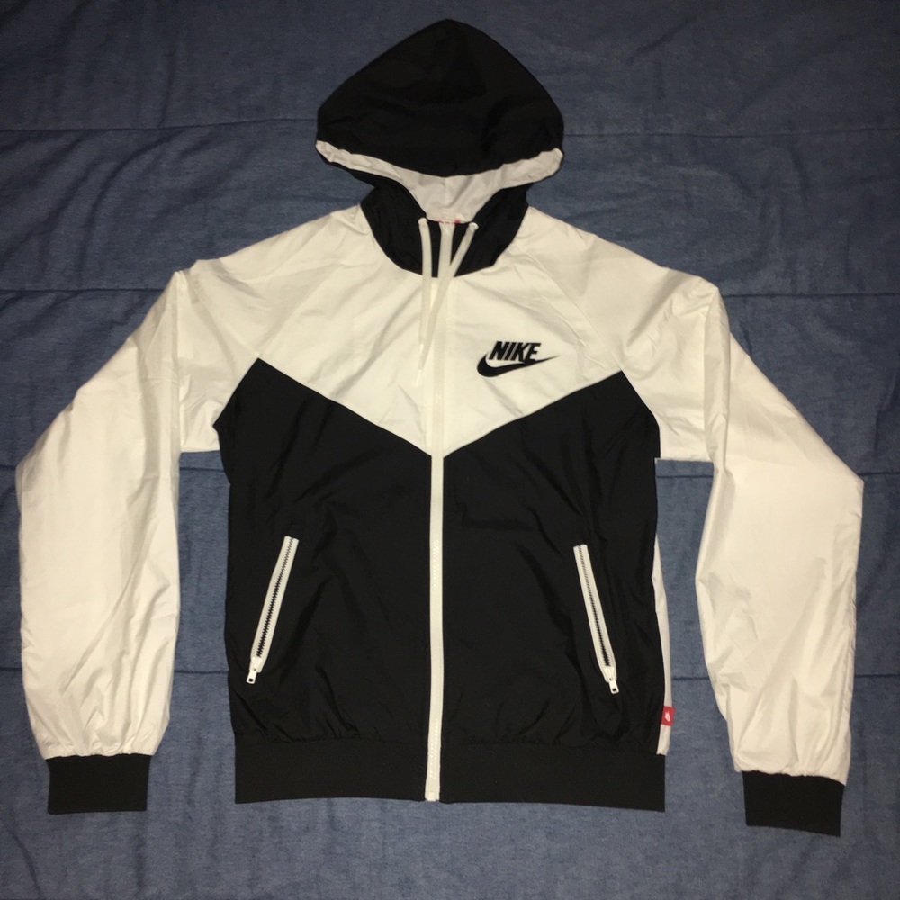 Nike Women’s Windrunner